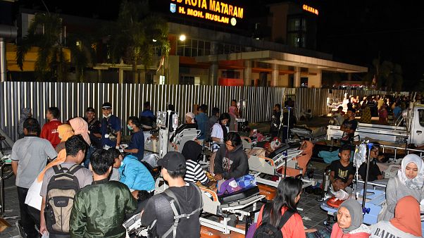 Sismo na Indonésia faz dezenas de mortos Sismo na Indonésia faz dezenas de mortos