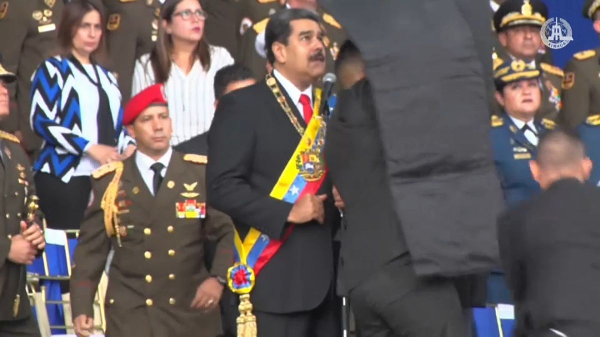 Regierung wähnt Rebellen hinter Anschlag auf Präsident Maduro