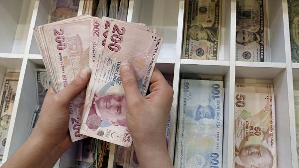 Yükselen dolar ithalatçı firmaları nasıl etkileyecek? Yükselen dolar ithalatçı firmaları nasıl etkileyecek?