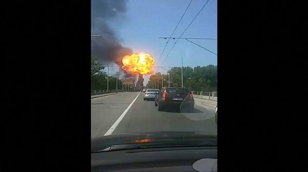Explosion auf Autobahn: Tote und Verletzte in Bologna Explosion auf Autobahn: Tote und Verletzte in Bologna