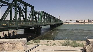 ترميم جسر في الفلّوجة يروي صفحات من تاريخ العراق المعاصر