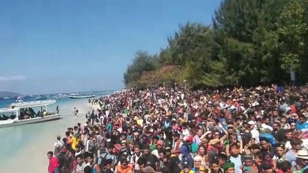 Ινδονησία: Εκκενώνονται τα νησιά κοντά στο Λομπόκ Ινδονησία: Εκκενώνονται τα νησιά κοντά στο Λομπόκ