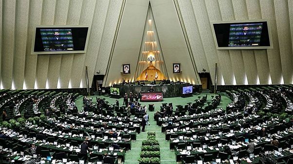 سوال مطهری از وزیر دادگستری درباره رفع حصر، مجلس ایران را به تشنج کشاند سوال مطهری از وزیر دادگستری درباره رفع حصر، مجلس ایران را به تشنج کشاند