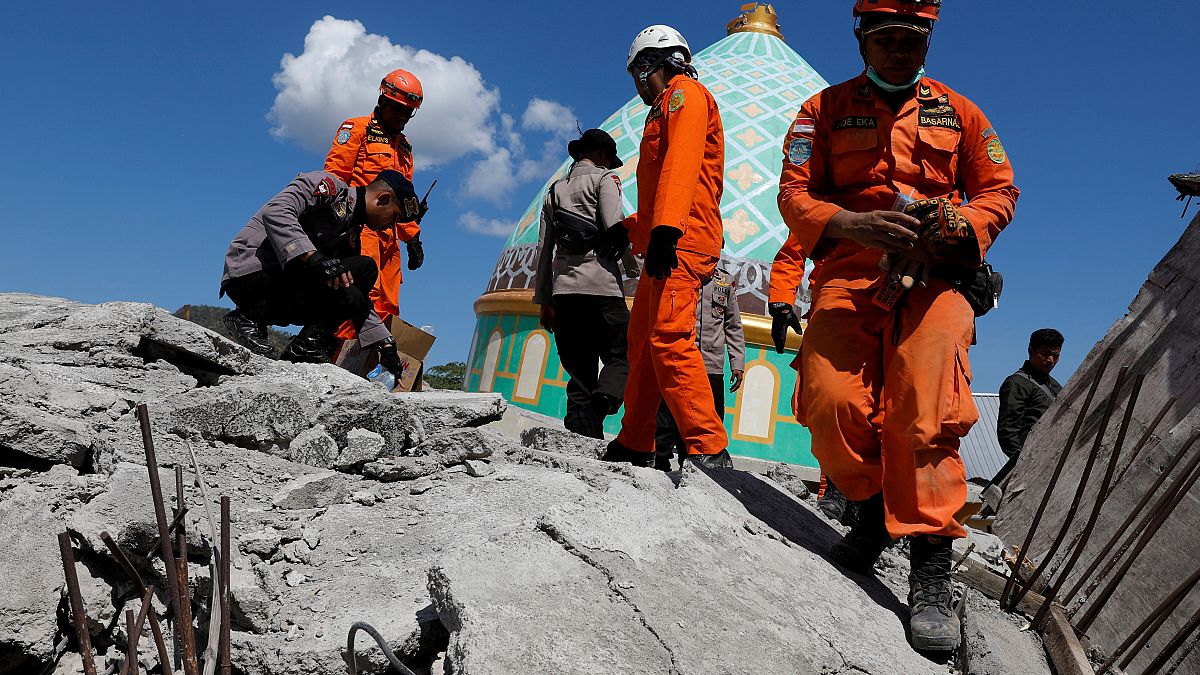 Séisme en Indonésie : une mosquée entièrement dévastée