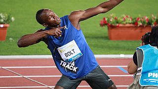'Yıldırım' Bolt profesyonel spora yeşil sahalarda dönüyor