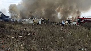 Düşen uçaktan sağ çıkan yolculardan Meksikalı havayoluna dava