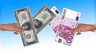 Dolarda euro ve yuan karşısında haftalık en büyük düşüş 
