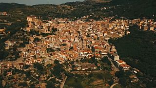 Un pueblo de Sicilia vende casas abandonadas por un euro