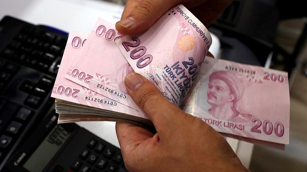 Κατρακυλά η τουρκική λίρα Κατρακυλά η τουρκική λίρα