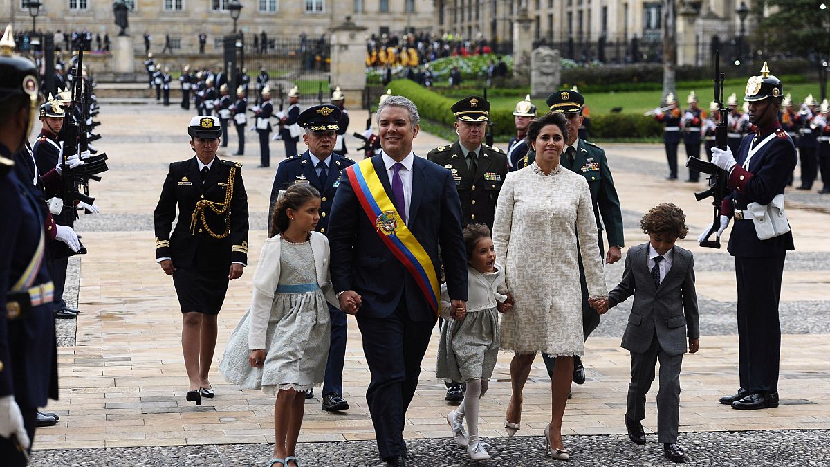 Kolombiya'nın en genç devlet başkanı Ivan Duque göreve başladı