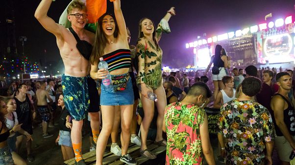 Bemelegítésnek tökéletes volt a Sziget első napja Bemelegítésnek tökéletes volt a Sziget első napja