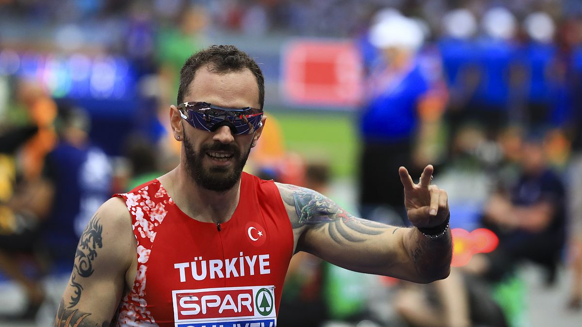 Türk atlet Ramil Guliyev erkekler 200 metrede birincilikle finale yükseldi