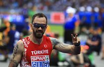 Türk atlet Ramil Guliyev erkekler 200 metrede birincilikle finale yükseldi
