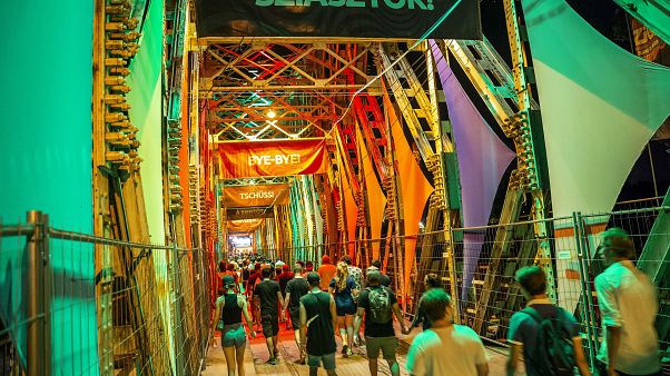 Beindul a nagyüzem a Sziget Fesztiválon Beindul a nagyüzem a Sziget Fesztiválon