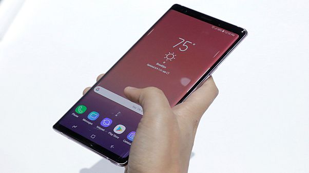 بعد طول انتظار سامسونغ تكشف الستار عن هاتف "نوت 9" بعد طول انتظار سامسونغ تكشف الستار عن هاتف "نوت 9"