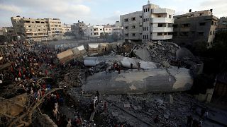 طائرات إسرائيلية تقصف مبنى بمدينة غزة