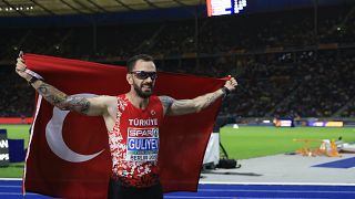 Milli atlet Ramil Guliyev Avrupa Atletizm Şampiyonası 200 metre finalinde altın madalya kazandı