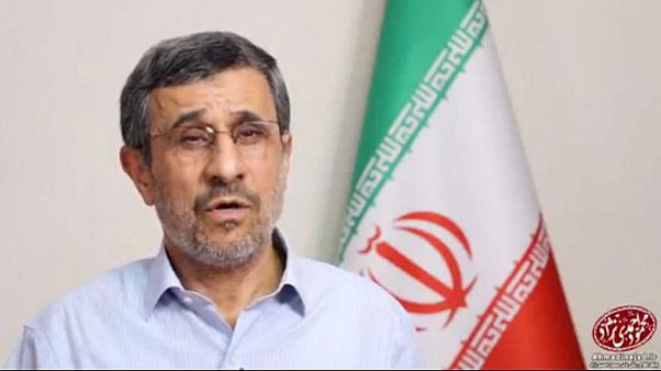 Ahmedinejad'dan İran Cumhurbaşkanı Hasan Ruhani'ye istifa çağrısı Ahmedinejad'dan İran Cumhurbaşkanı Hasan Ruhani'ye istifa çağrısı