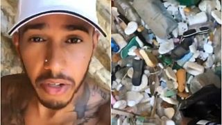 Formula 1 şampiyonu Lewis Hamilton Yunan adasındaki çöpleri topladı