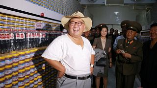 Kim Jong Un strips down in the Korean heatwave