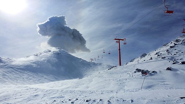 Vulkanausbruch bei einem Skigebiet in Chile Vulkanausbruch bei einem Skigebiet in Chile