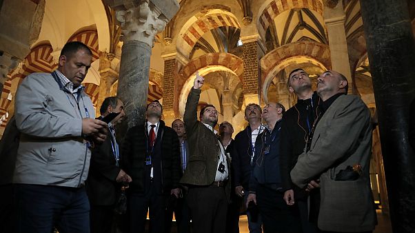 Erdogan manda alcaldes turcos de viaje a España para que vean otras culturas Erdogan manda alcaldes turcos de viaje a España para que vean otras culturas