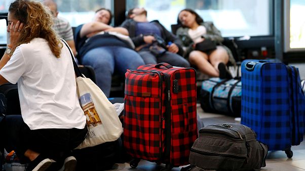Passagiere am Flughafen Schönefeld Passagiere am Flughafen Schönefeld