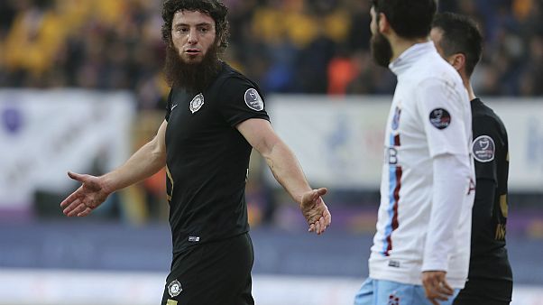 Trabzonspor'dan Aykut Demir açıklaması: Ahlakına güvendik, kur farkı, üstüne faiz istedi Trabzonspor'dan Aykut Demir açıklaması: Ahlakına güvendik, kur farkı, üstüne faiz istedi