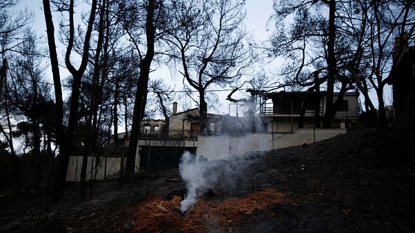 Στους 94 οι νεκροί από τη φωτιά στο Μάτι Στους 94 οι νεκροί από τη φωτιά στο Μάτι