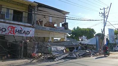 The number of victims of an earthquake in Indonesia doubles