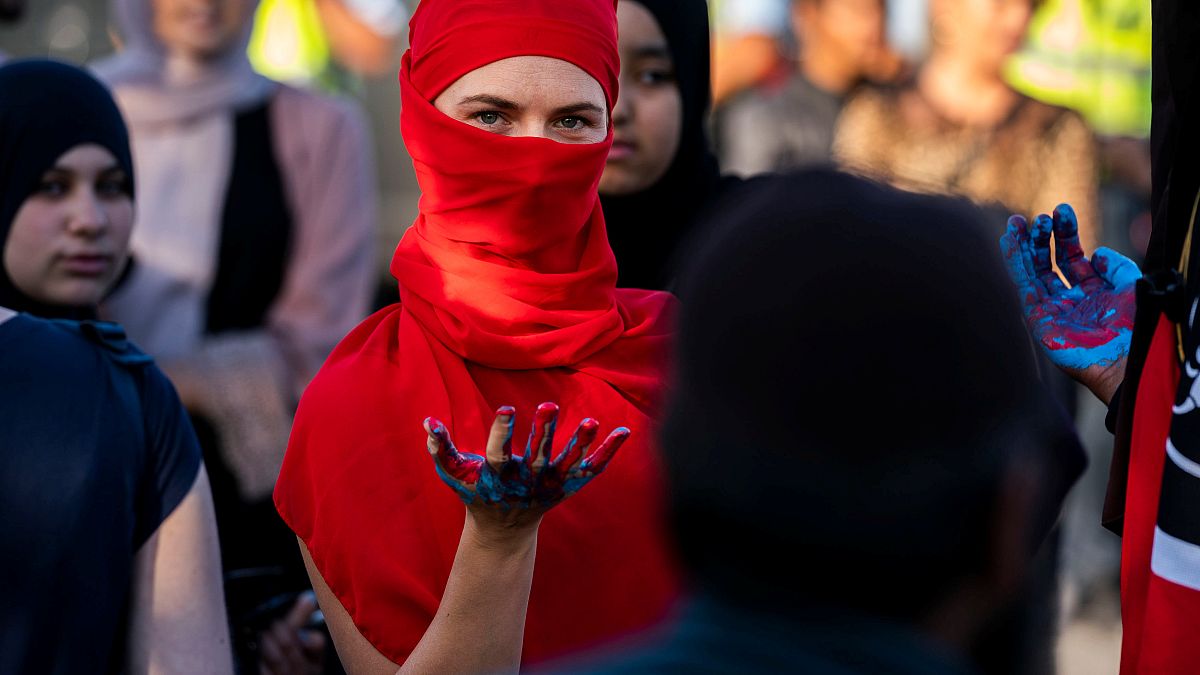 Danimarka: Burka ve peçe için hapis cezası gelebilir