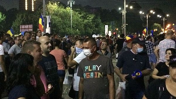 Watch: Protesters’ panic as tear gas is fired during anti-government rally in Bucharest Watch: Protesters’ panic as tear gas is fired during anti-government rally in Bucharest