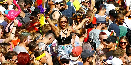 Zurich raves on