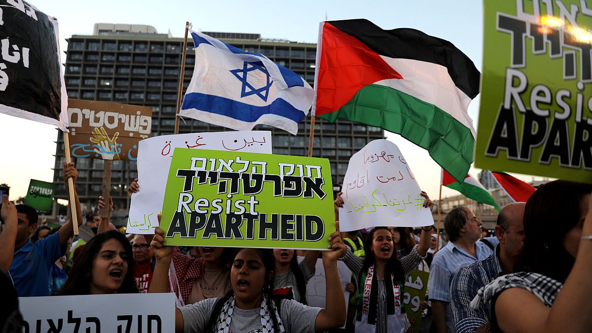 Thousands march against Israel's nation state law