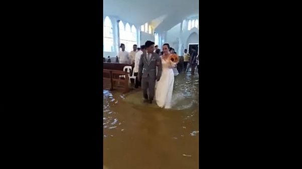 Philippinen: Hochzeit mit nassen Füßen Philippinen: Hochzeit mit nassen Füßen