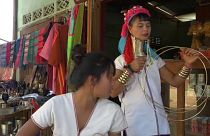 نسل جدید زنان میا‌نمار حلقه برنجی به دور گردن خود نمی‌اندازند