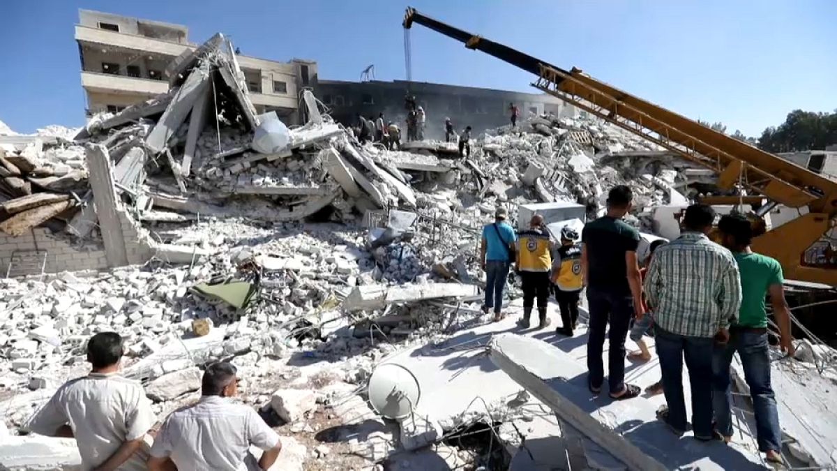Idlib, decine di morti nell'esplosione di un edificio 
