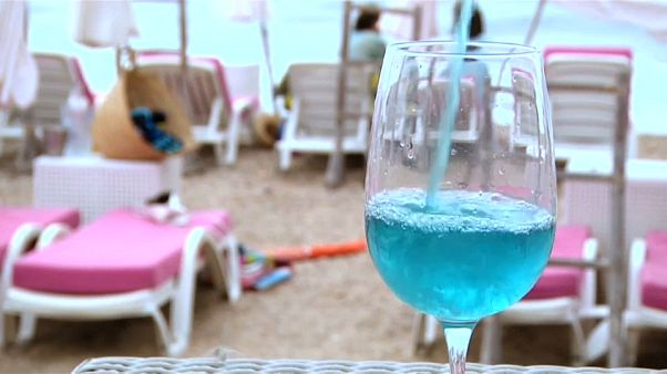 Vin bleu : innovation ou tendance éphémère ? Vin bleu : innovation ou tendance éphémère ?