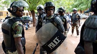 Polizisiten bei der Wahl in Mali