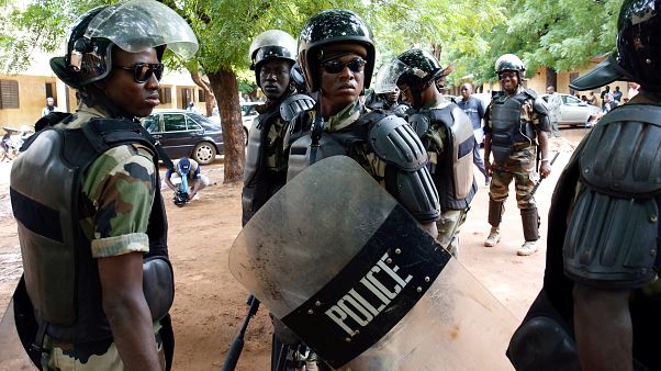 Polizisiten bei der Wahl in Mali Polizisiten bei der Wahl in Mali