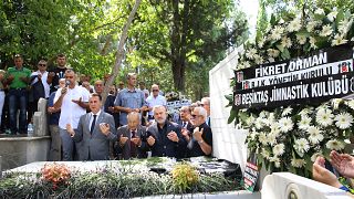 Beşiktaş'ın efsane başkanı Süleyman Seba ölümünün 4'üncü yılında anıldı