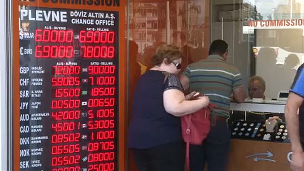 Artan döviz kuru dış borcu yüksek özel sektörü endişelendiriyor Artan döviz kuru dış borcu yüksek özel sektörü endişelendiriyor