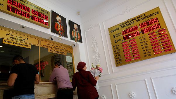 Türk ekonomistler yükselen Dolar için ne dedi? Türk ekonomistler yükselen Dolar için ne dedi?