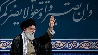 Ayatollah Khamenei: "l'Iran non tratta con il regime statunitense"