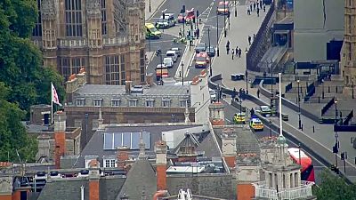 الشرطة البريطانية تتعامل مع حادثة البرلمان على أنها عمل إرهابي