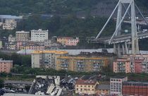 Vierspurige Autobahnbrücke in Genua eingestürzt: mindestens 30 Tote
