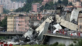 Ascienden a decenas los muertos en el derrumbe de un puente en Génova