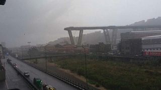 Десятки погибших при обрушении моста в Генуе