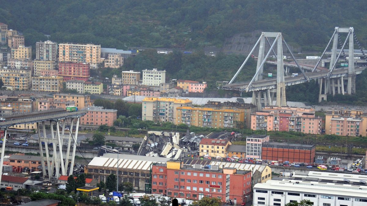 فروریختن پل در ایتالیا