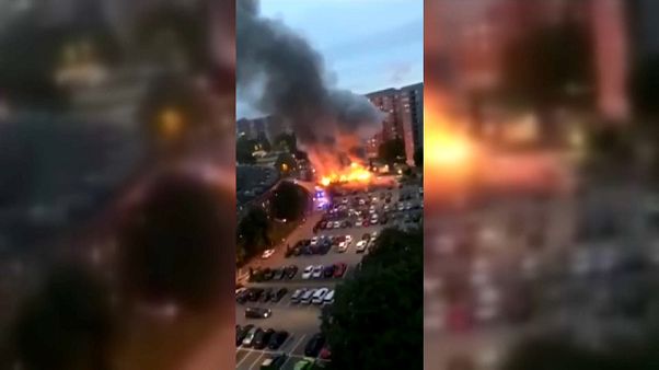 Des voitures incendiées en Suède Des voitures incendiées en Suède